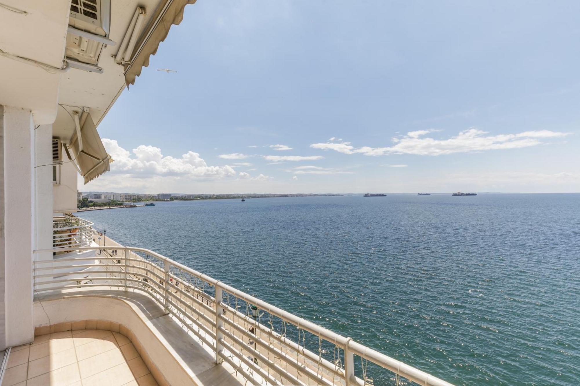 Infinity & Beyond By Halu! - Seafront Apartments Thessaloníki Ngoại thất bức ảnh